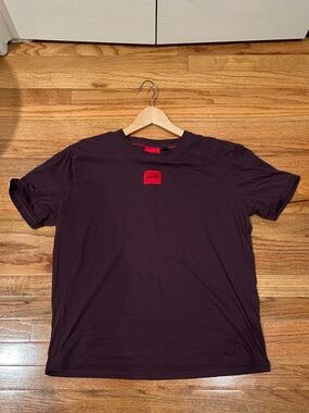 Hugo Boss Short Sleeve Crew T-Shirt in Dark Burgundy with Red Logo